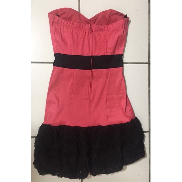 Bow Ruffled Dress - Picture 2 of 2